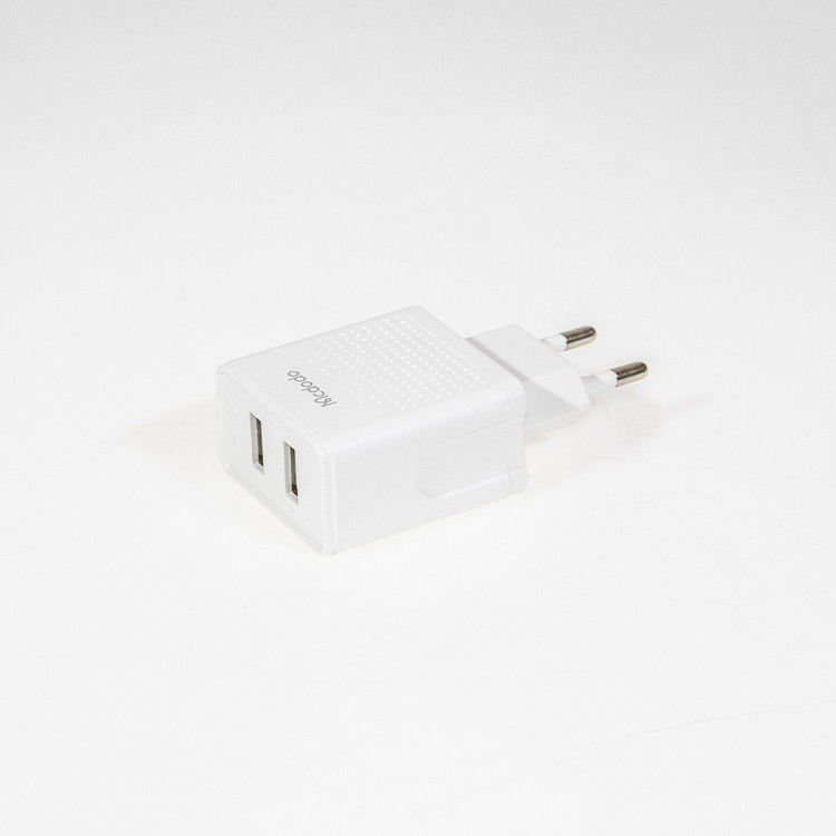 شارژر دیواری مک دودو مدل CH-3971 از بغل