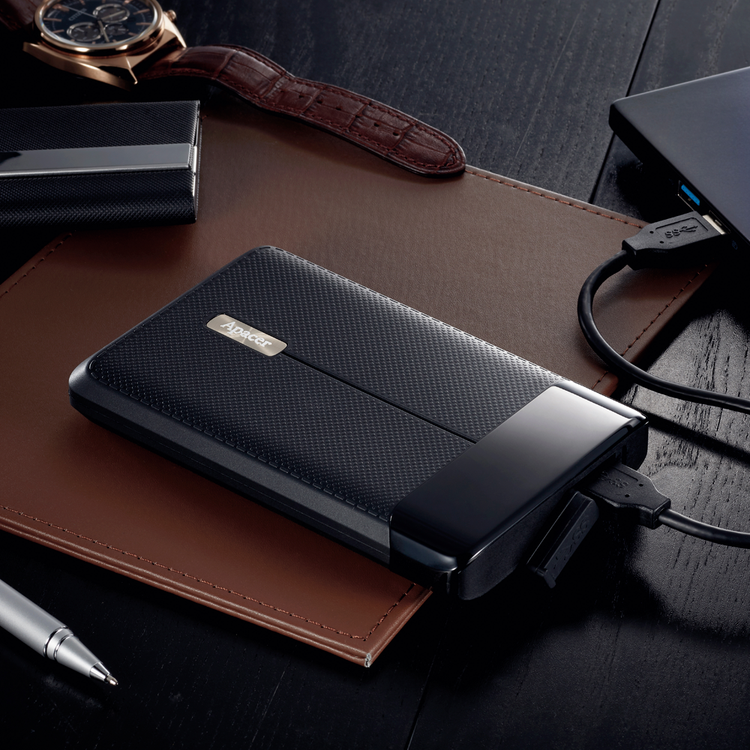 هارد اکسترنال اپیسر مدل AC731 ظرفیت یک ترابایت روی میز