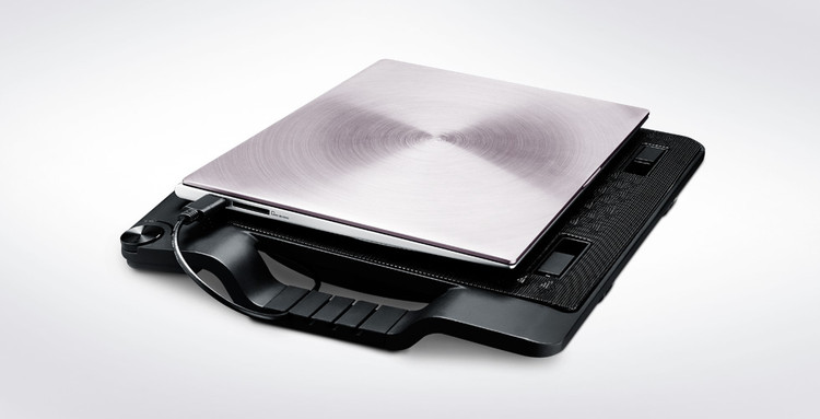 پایه خنککننده لپتاپ کولر مستر Cooler Master مدل ERGOSTAND III | فن بزرگ ۲۳۰ میلیمتری، هاب ۴ پورت USB، تنظیم زاویه ۶ حالته، مناسب تا ۱۷ اینچ
