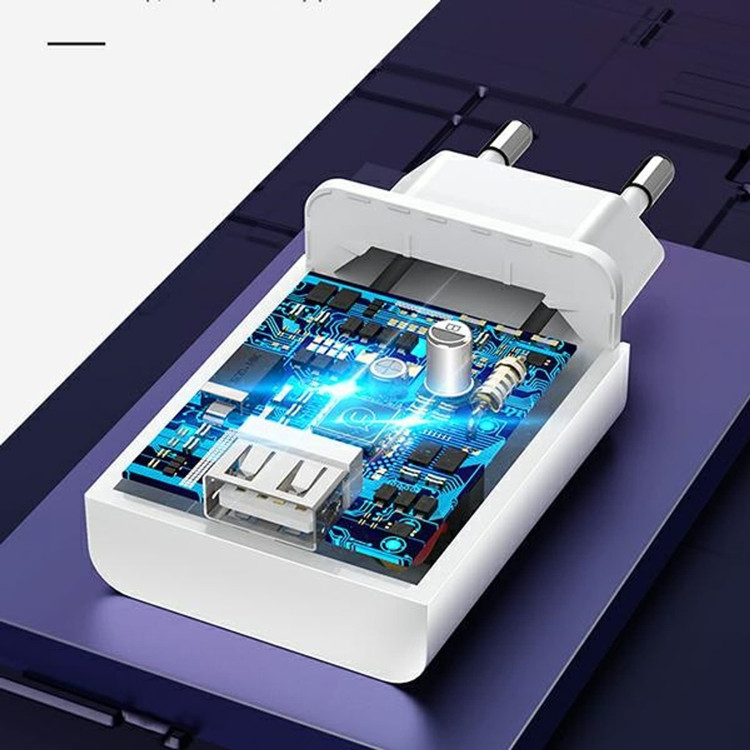کیت شارژر دیواری فست شارژ ۱۸ وات یوسمز USAMS مدل T48 شامل کلگی تک پورت T22 با فناوری QC 3.0 و کابل تایپسی ۱ متری (کد T48OCLN01) | دوشاخه استاندارد ایران (EU Plug)، سفید
